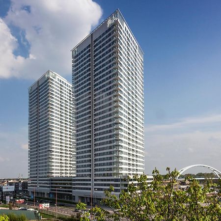 Sag Panorama City Free Parking บราติสลาวา ภายนอก รูปภาพ
