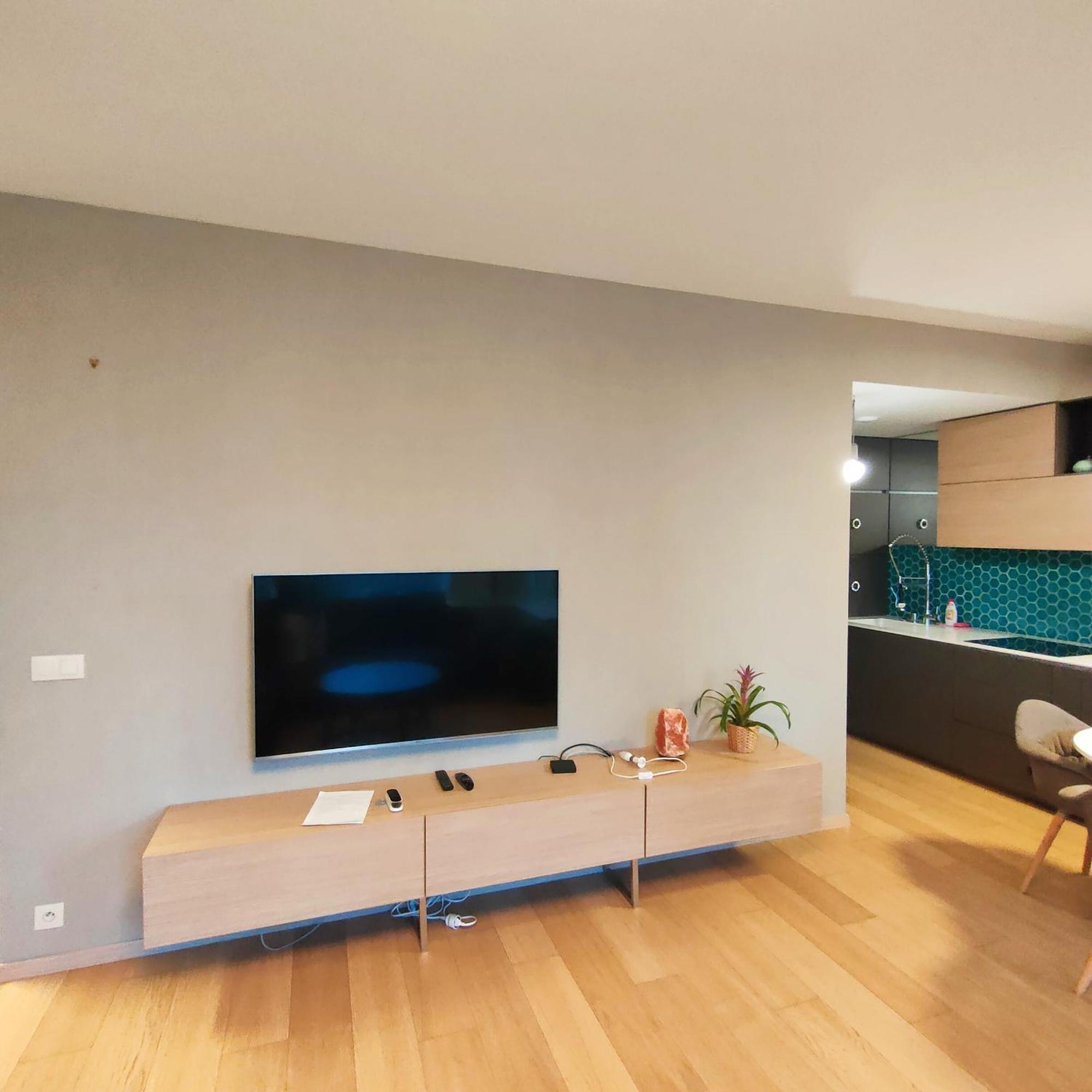 Sag Panorama City Free Parking บราติสลาวา ภายนอก รูปภาพ